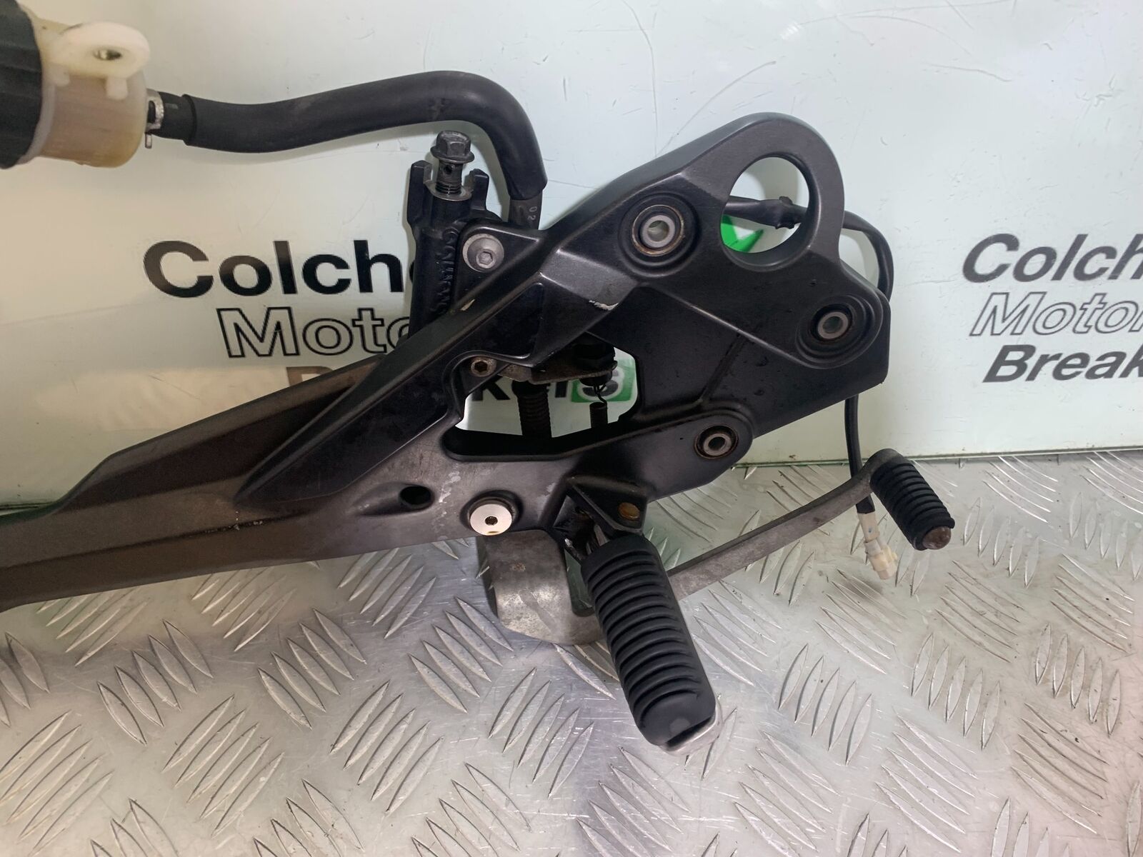 YAMAHA XJ6 XJ6-S RIGHT HANGER  YEAR 2009-2015  (CMB1070)