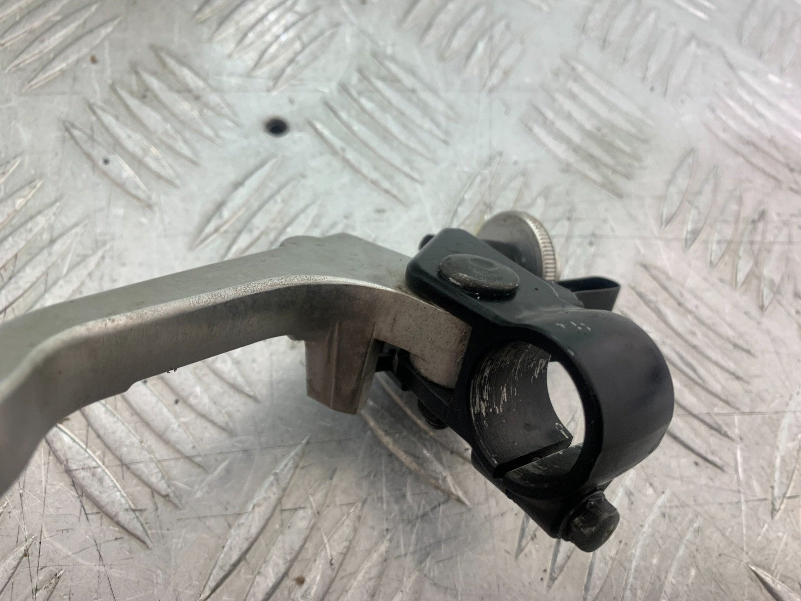 YAMAHA YZF R7 CLUTCH LEVER AND BRACKET YEAR 2022-2025 (CMB1255)