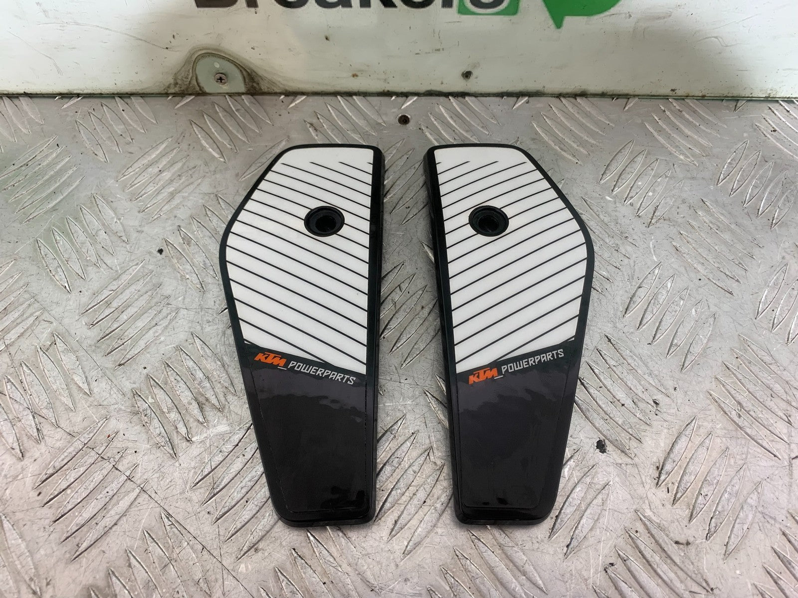 KTM 690 DUKE R LC4 RADIATOR GUARD INFILLS YEAR 2012-2015  (CMB1180)