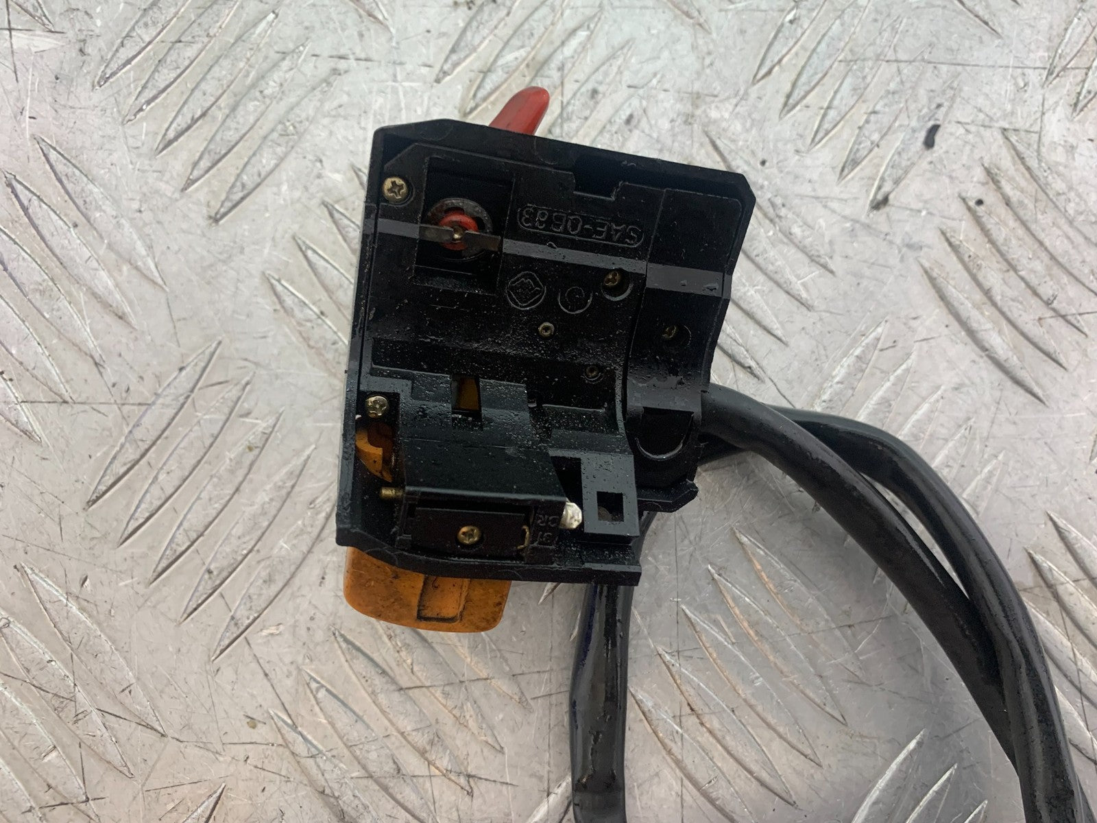 BMW R850 R R850R RIGHT SWITCH GEAR   YEAR 1994-2002 (CMB1170)