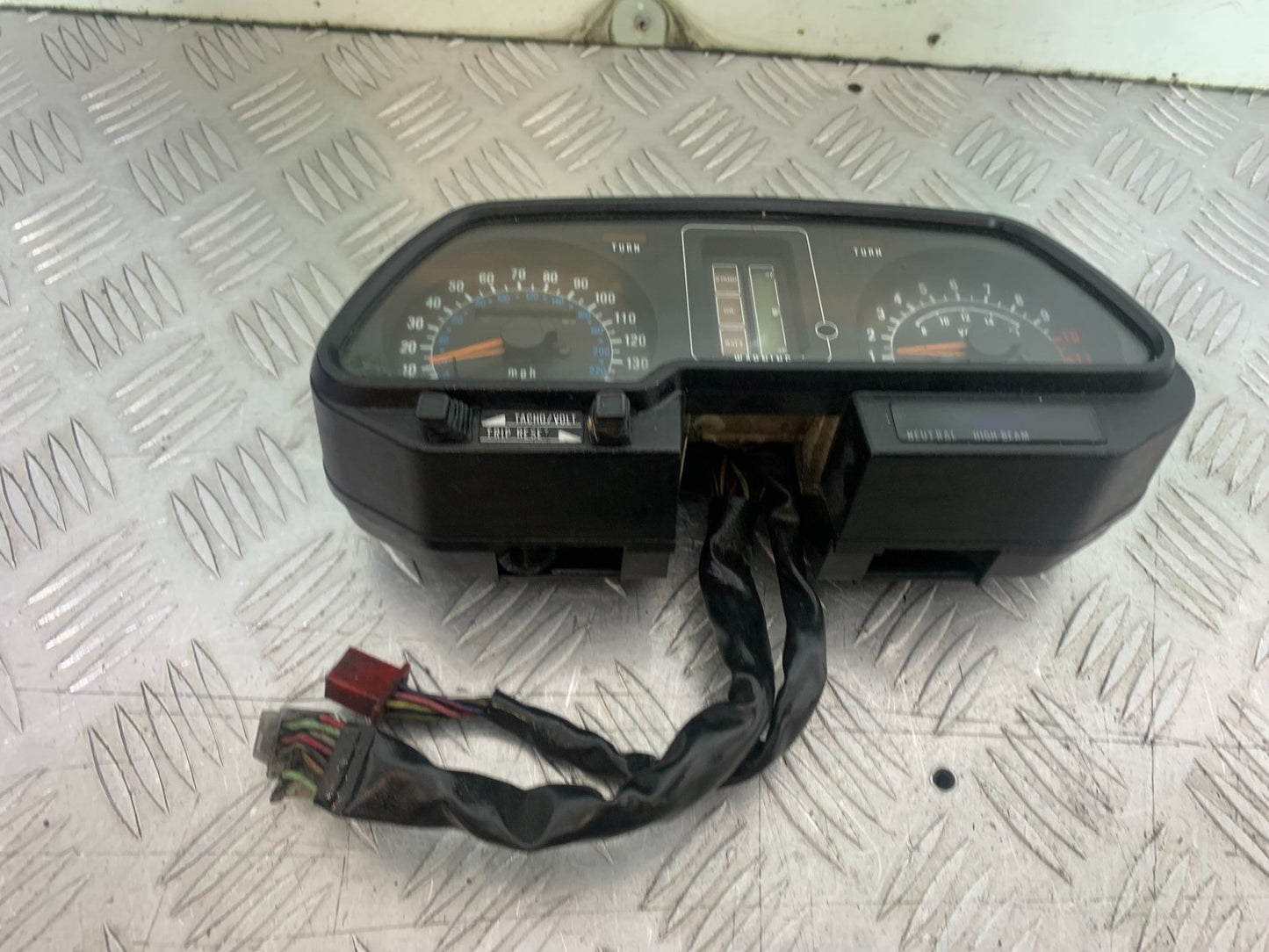 KAWASAKI GT550 GT 550 CLOCKS SPEEDO DASH   YEAR 1989-1994
