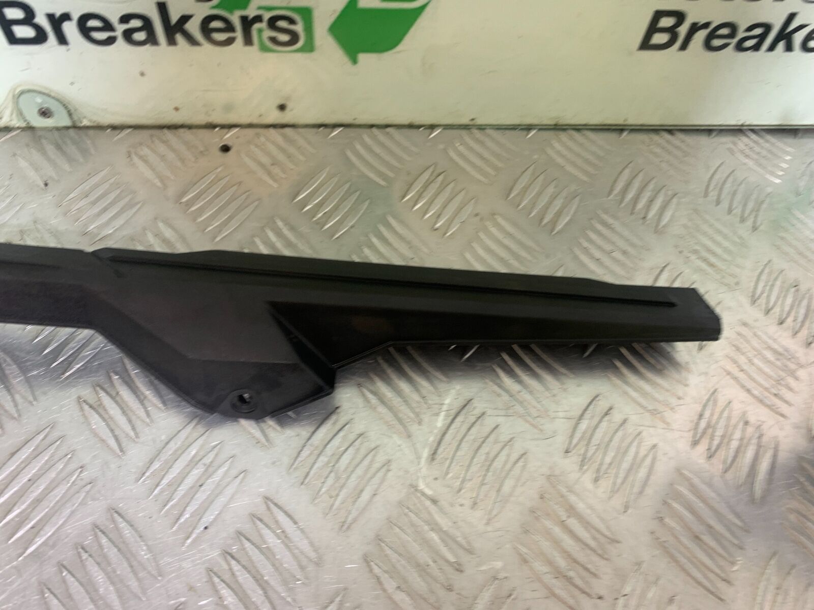 SINNIS TERRAIN 125 CHAIN GUARD   YEAR 2024 (CMB1072)