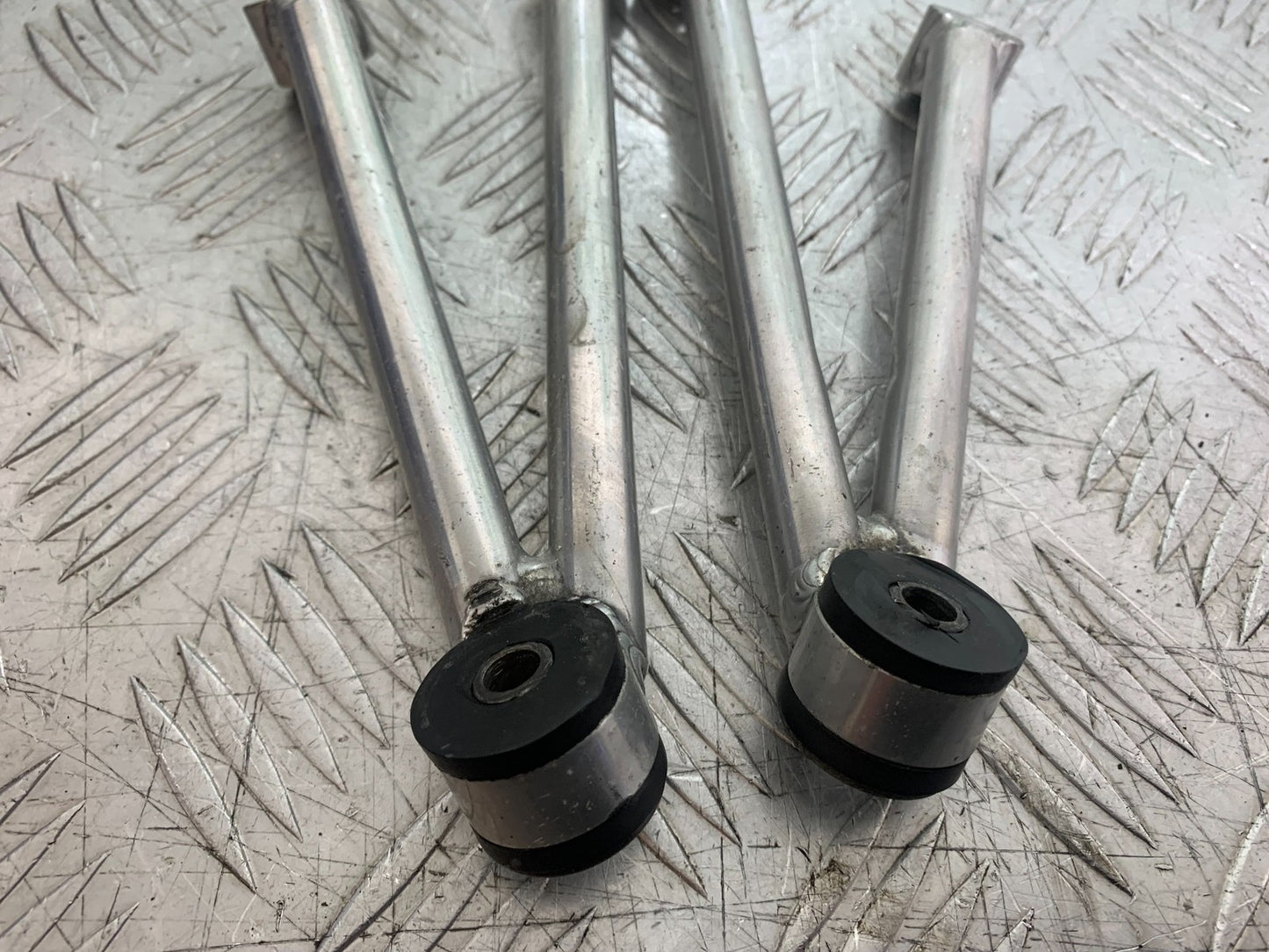 SUZUKI SV1000 SV 1000 S SILENCER BRACKETS    YEAR 2003-2007 (CMB1293)