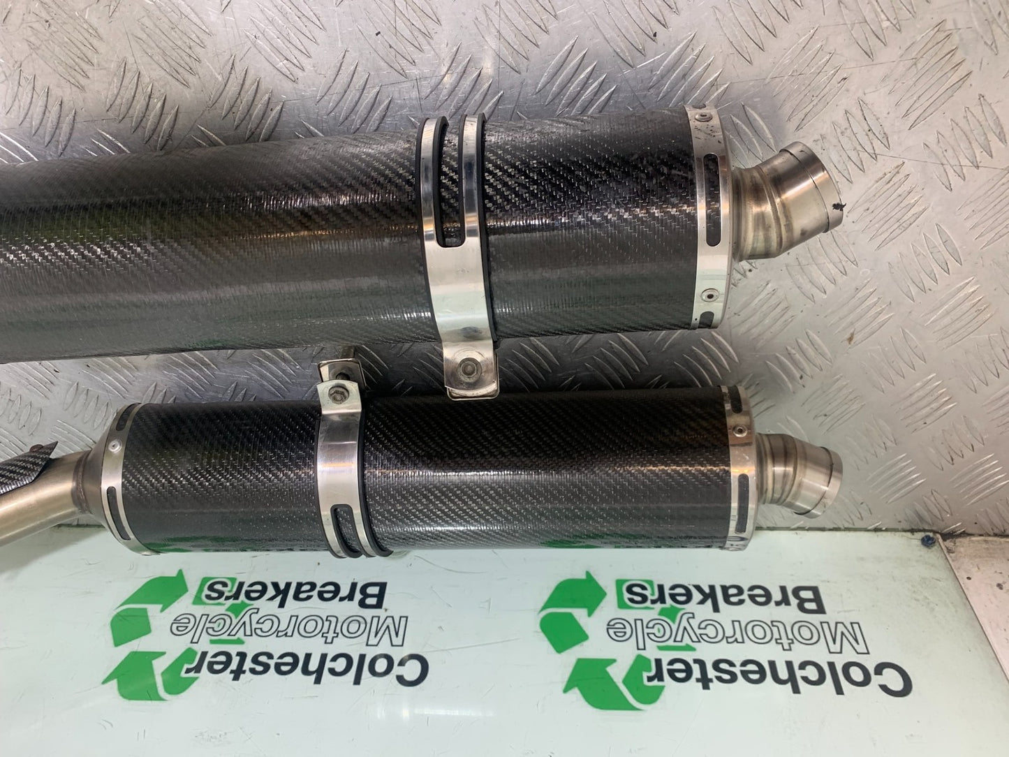 APRILIA RSV1000 R FACTORY MILLE ARROW CARBON SILENCERS   2004-09 (CMB1203)