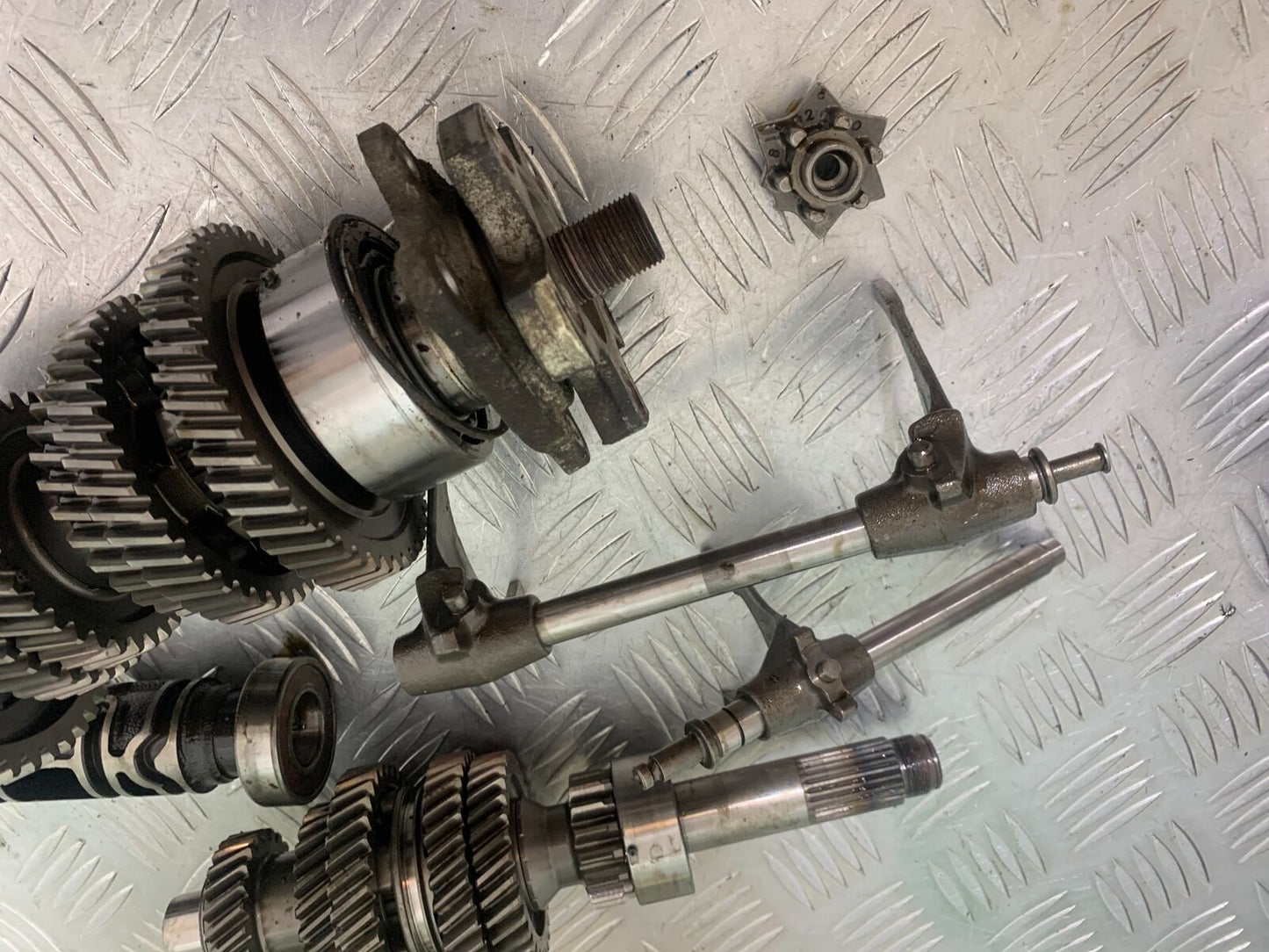 TRIUMPH THUNDERBIRD 1600 GEARBOX GEAR BOX   YEAR 2011 (CMB1107)