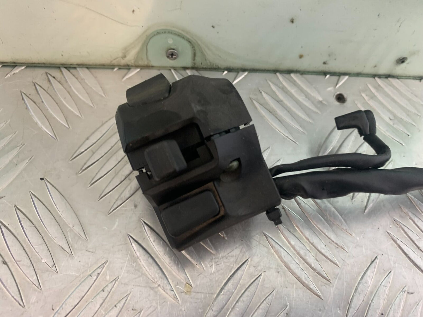 HERALD CLASSIC 125 LEFT SWITCH GEAR  YEAR 2014 (CMB1058)