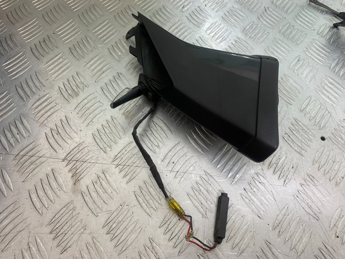 APRILIA TUONO 1000 V4R LEFT AIR TUBE AND INDICATOR   YEAR 2011-13  (CMB1331)