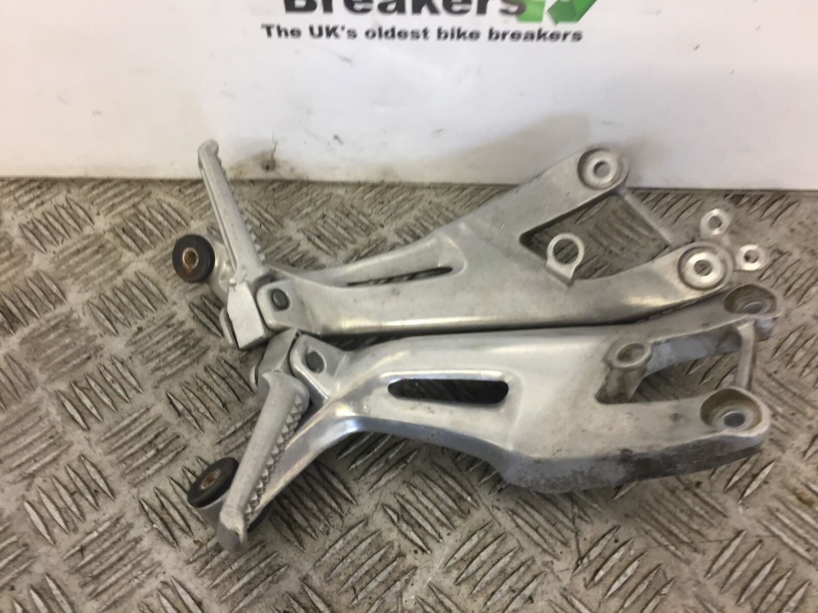 HONDA CBR1100 CBR 1100 BLACKBIRD REAR HANGERS AND PEGS YEAR 2000 (INJECTION)