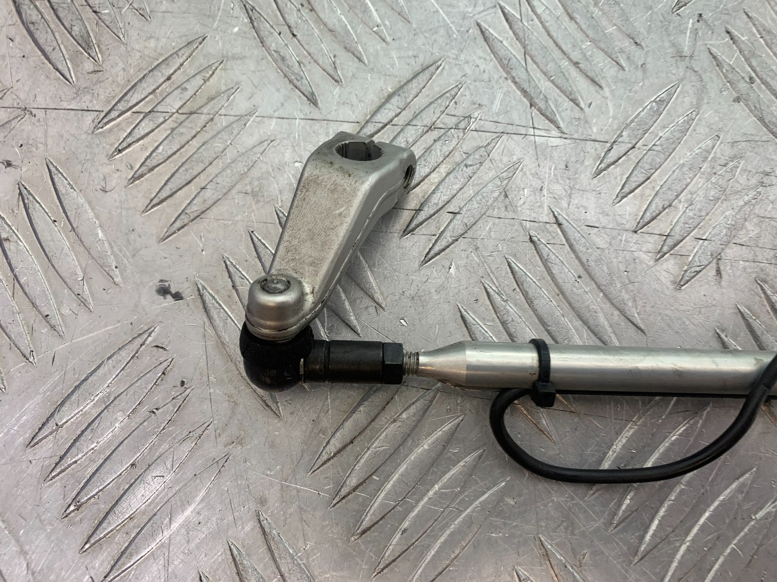 TRIUMPH 675 STREET TRIPLE QUICK SHIFTER    2013-2016 (CMB1186)