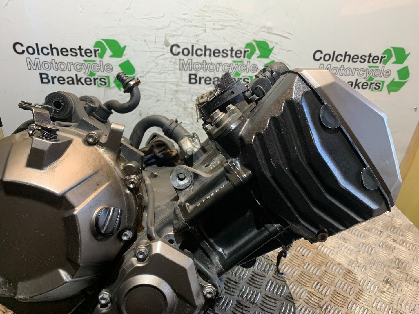 KAWASAKI Z800 Z 800 ENGINE YEAR 2013-2017 (STOCK 925)