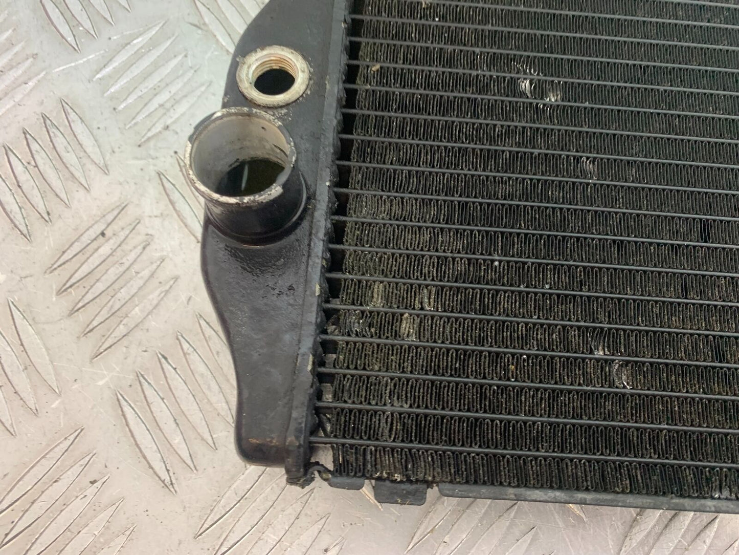 HONDA CBR1100 BLACKBIRD RADIATOR  YEAR 1999-2005 (CMB1103)