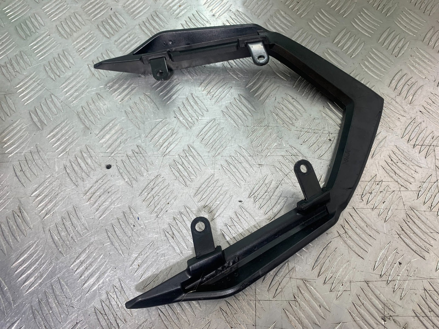 YAMAHA XJ6 XJ6-S GRAB RAIL  YEAR 2009-2015  (CMB1212)