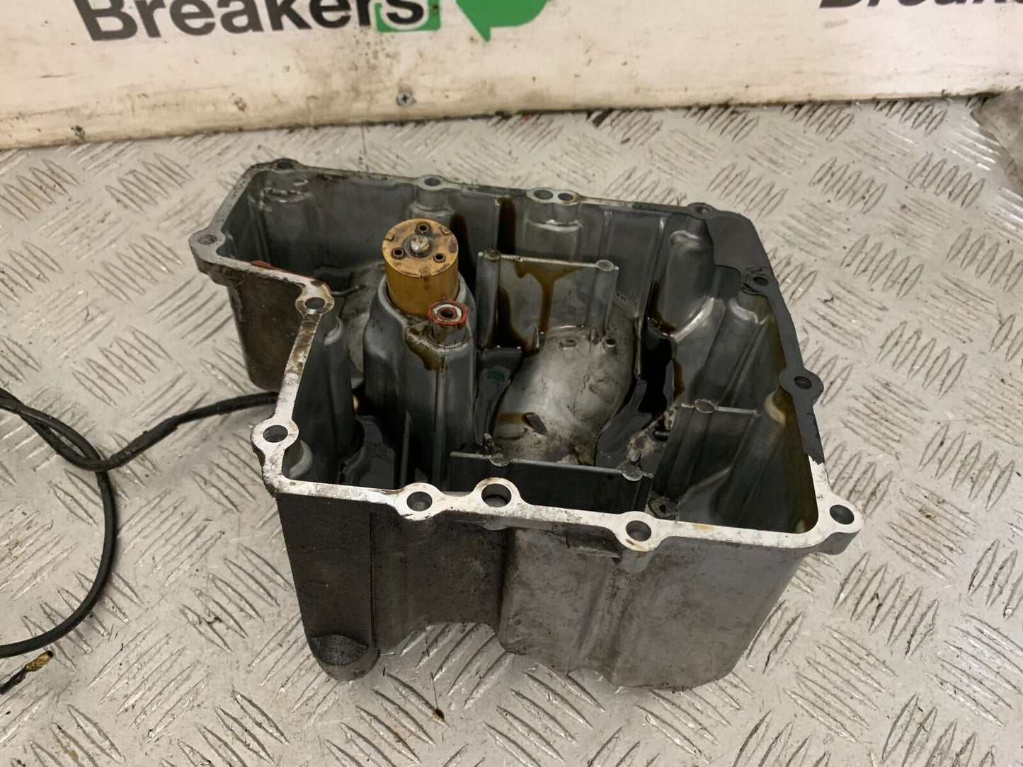 YAMAHA R6 5EB SUMP  YEAR 1999-2002 (STOCK 823)