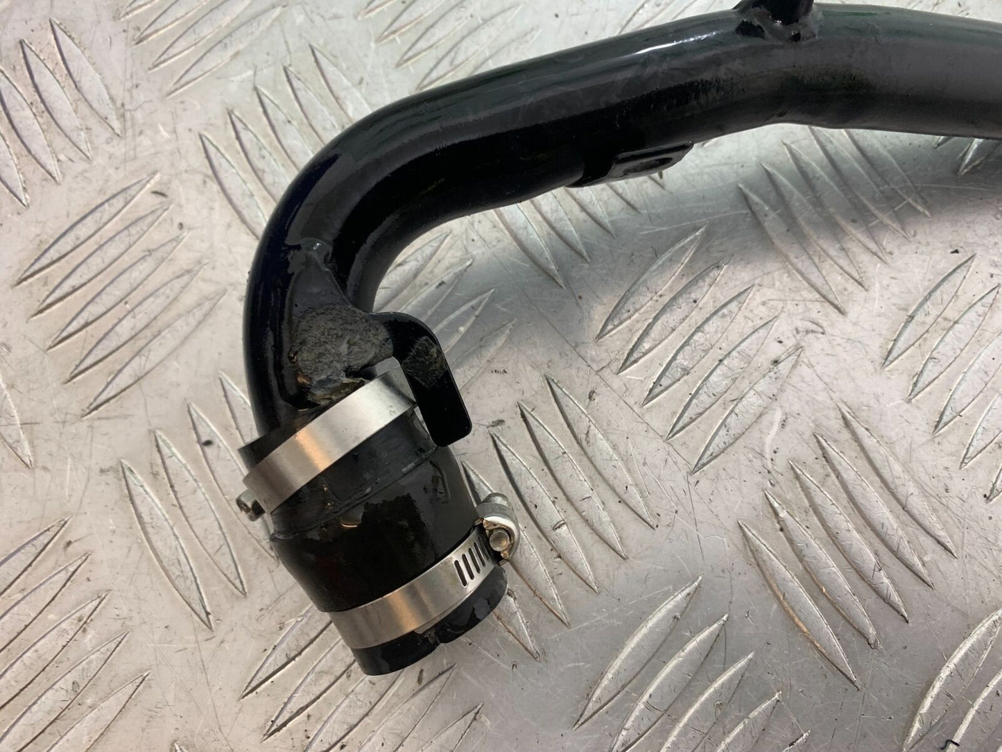 TRIUMPH THUNDERBIRD 1600 COOLANT PIPE  YEAR 2011 (CMB1107)