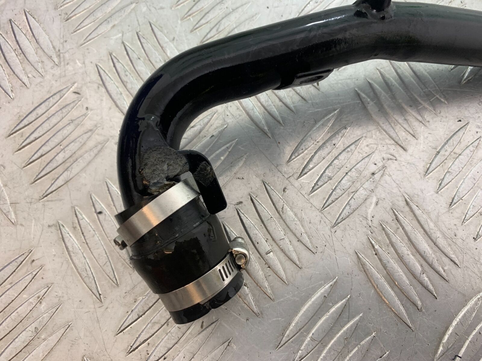 TRIUMPH THUNDERBIRD 1600 COOLANT PIPE  YEAR 2011 (CMB1107)