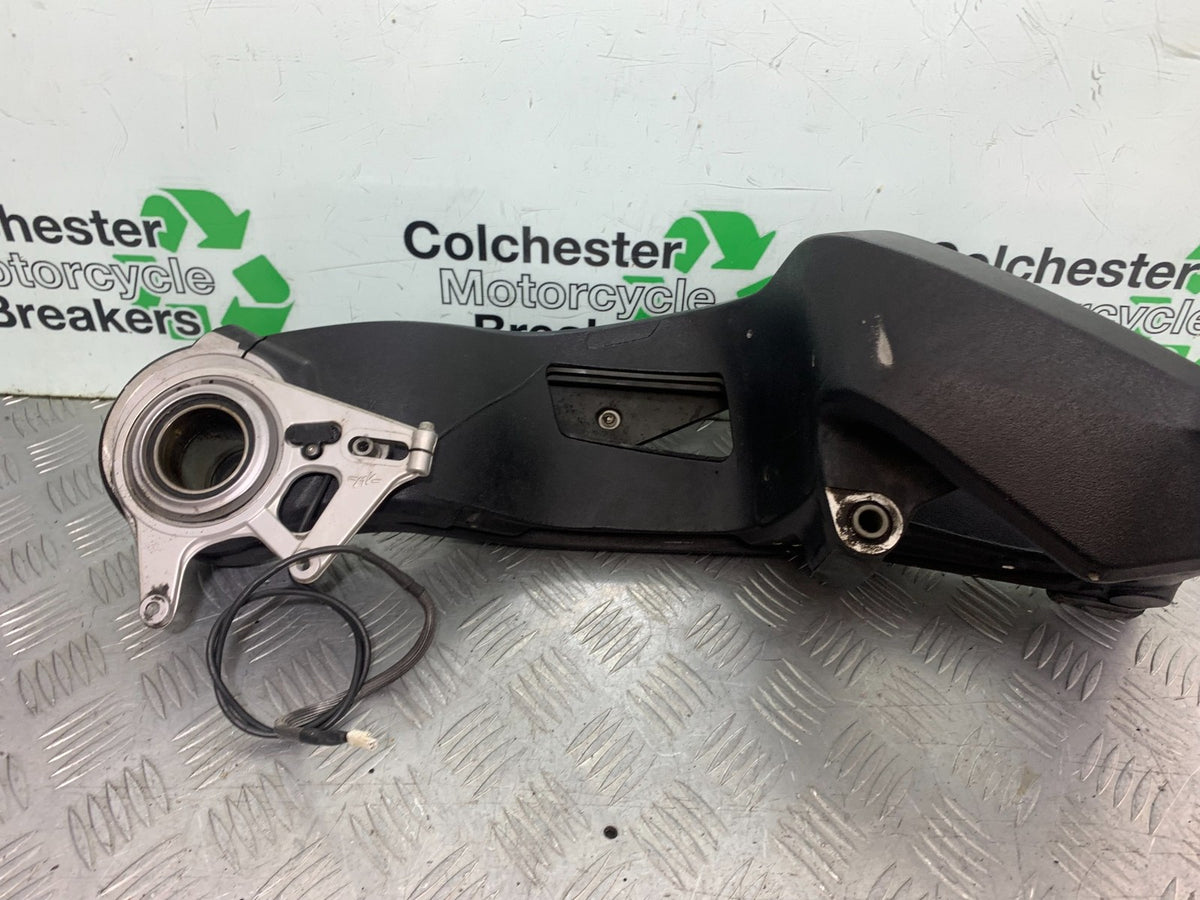 MV AGUSTA 675 F3 SWINGARM AND HUB    YEAR 2012-2016 (CMB1302)