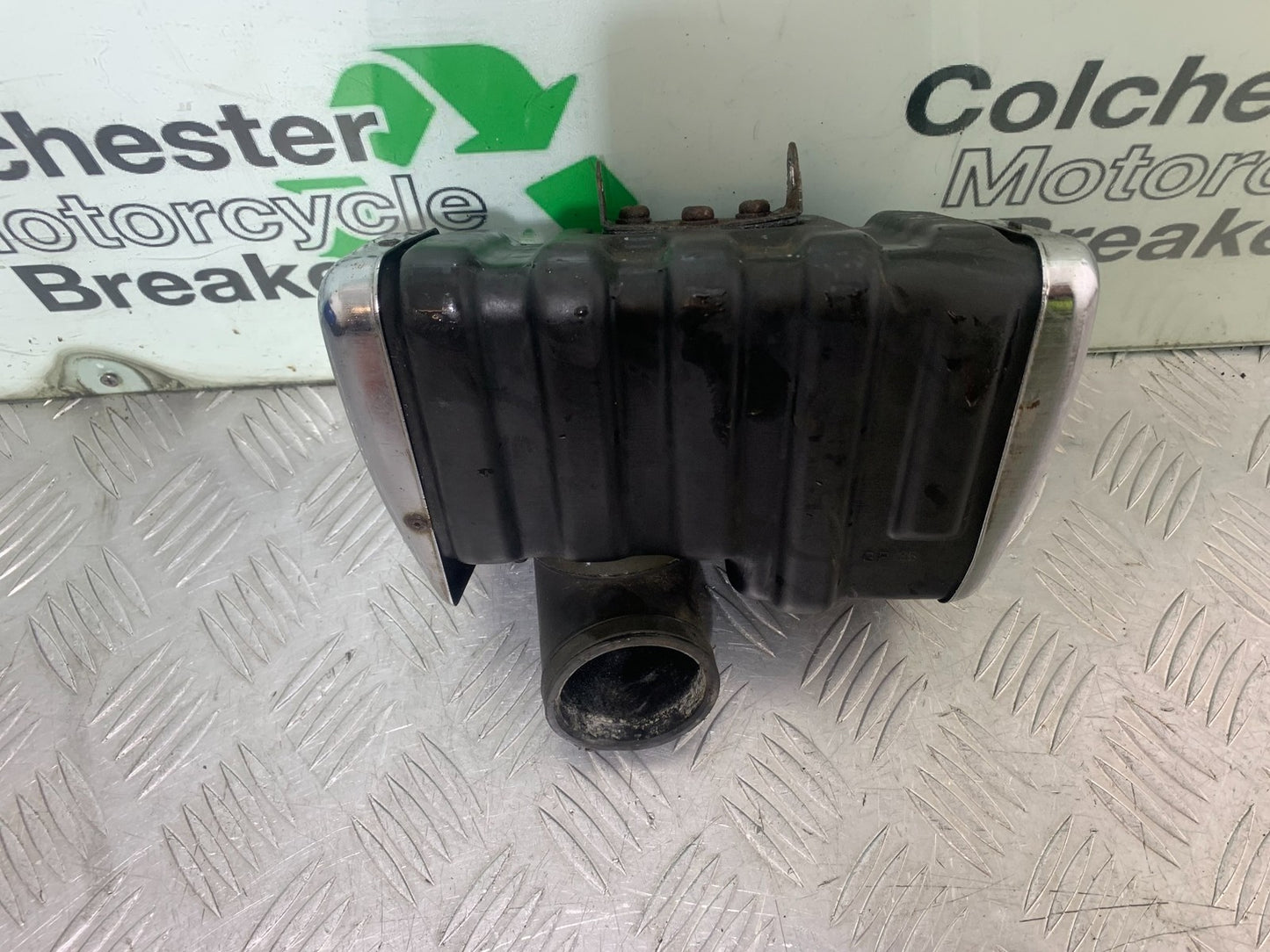 SUZUKI GP100 GP 100 AIRBOX  YEAR 1978-1988 (CMB1259)