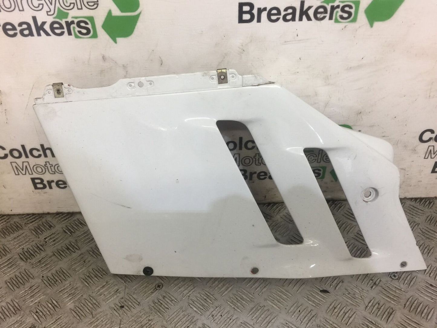 SUZUKI GSXR750 SLINGSHOT LEFT MIDDLE FAIRING PANEL  YEAR 1989 (STOCK 486)
