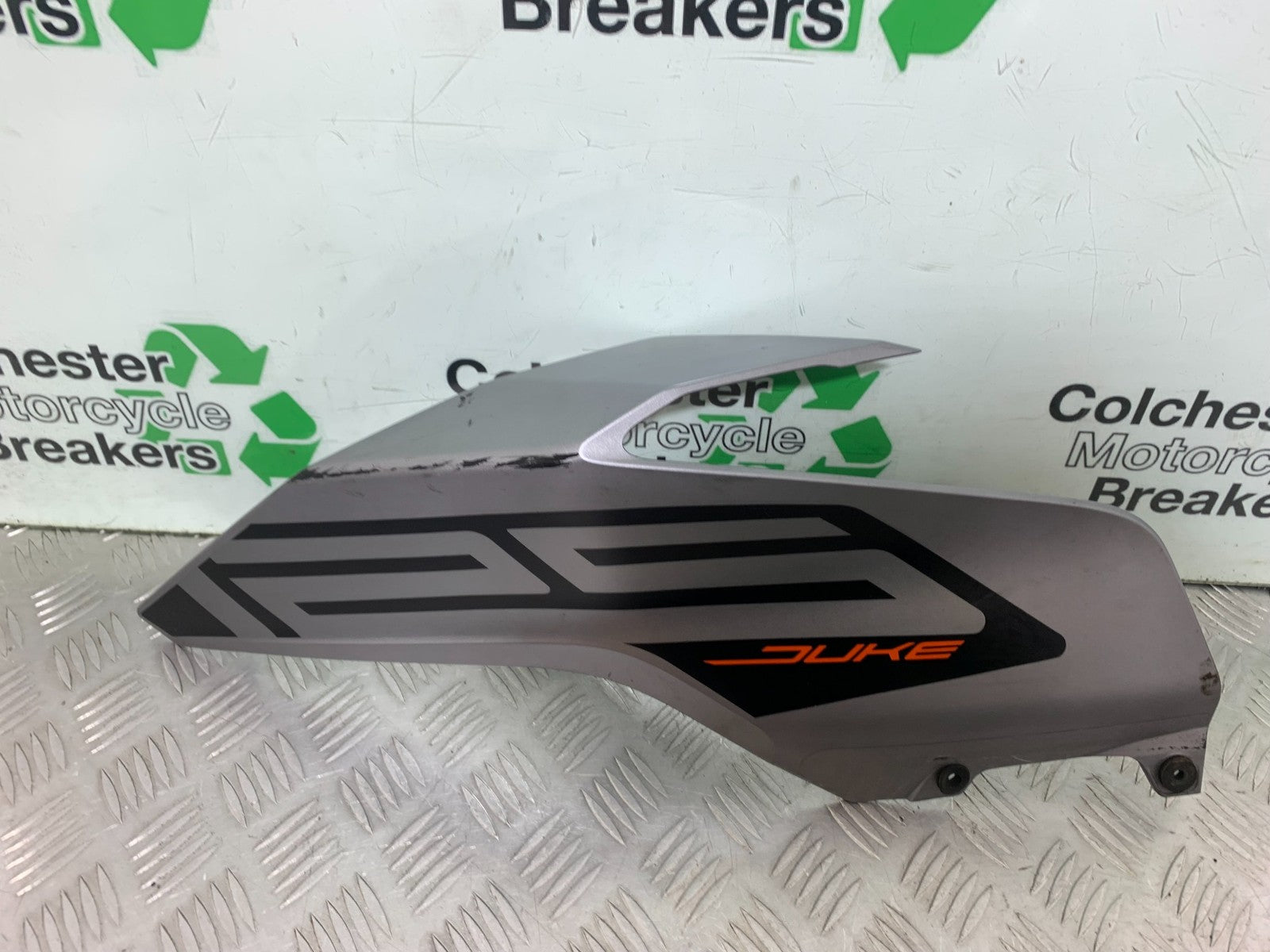 KTM 125 DUKE LEFT FAIRING PANEL YEAR 2018-2023 (CMB1185)