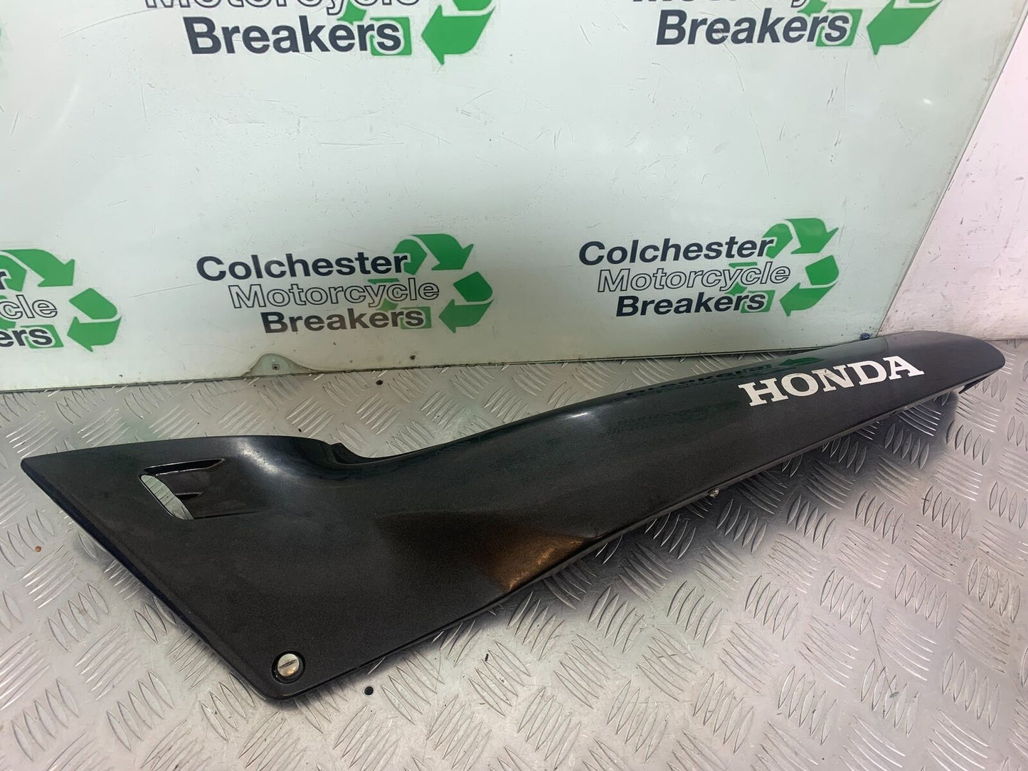 HONDA VFR400 VFR 400 NC21 LEFT SEAT PANEL  YEAR 1986-87 (CMB1043)