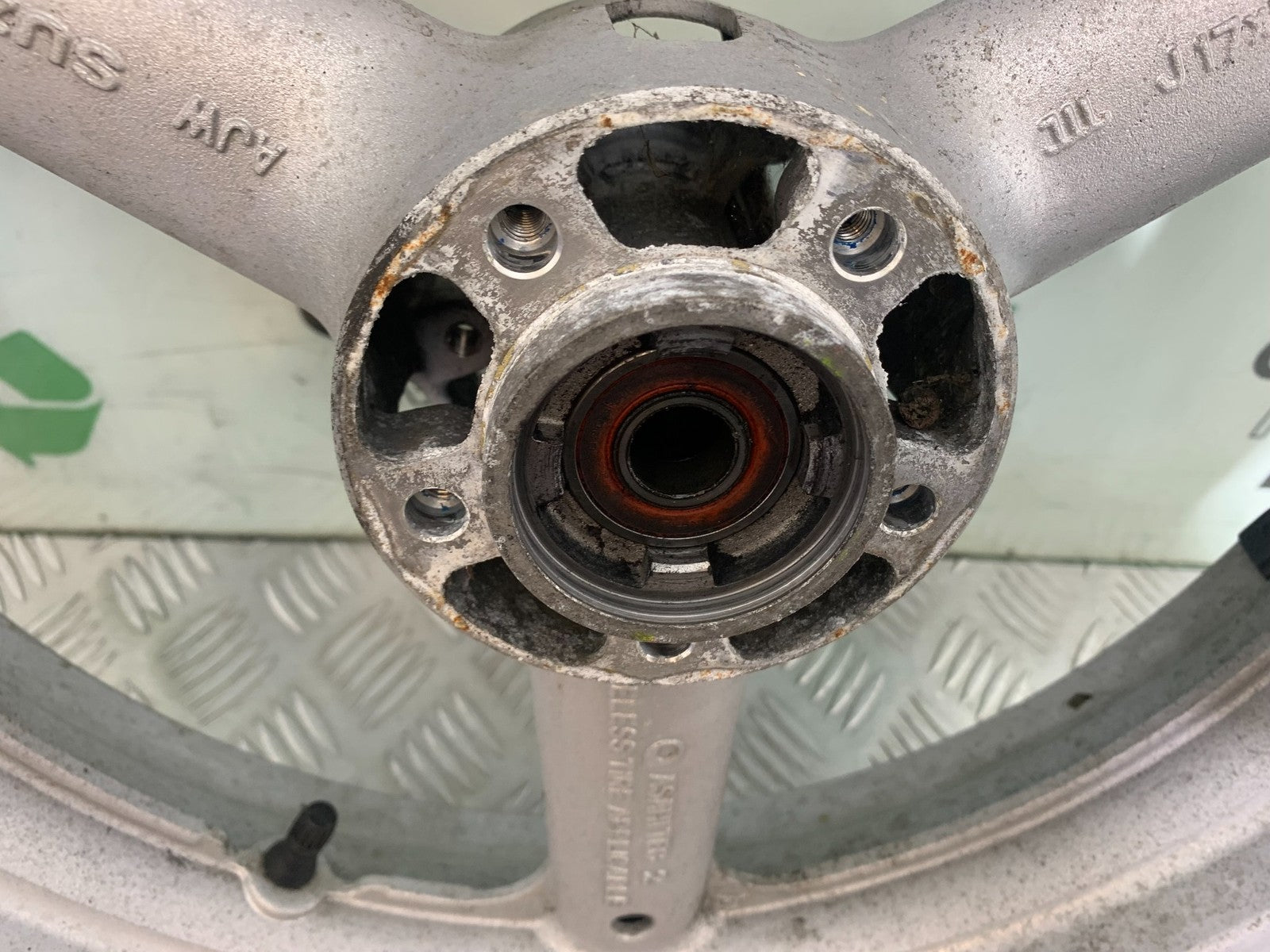 SUZUKI SV650 SV 650 mk1 FRONT WHEEL  YEAR 1999-2002 (CMB1208)