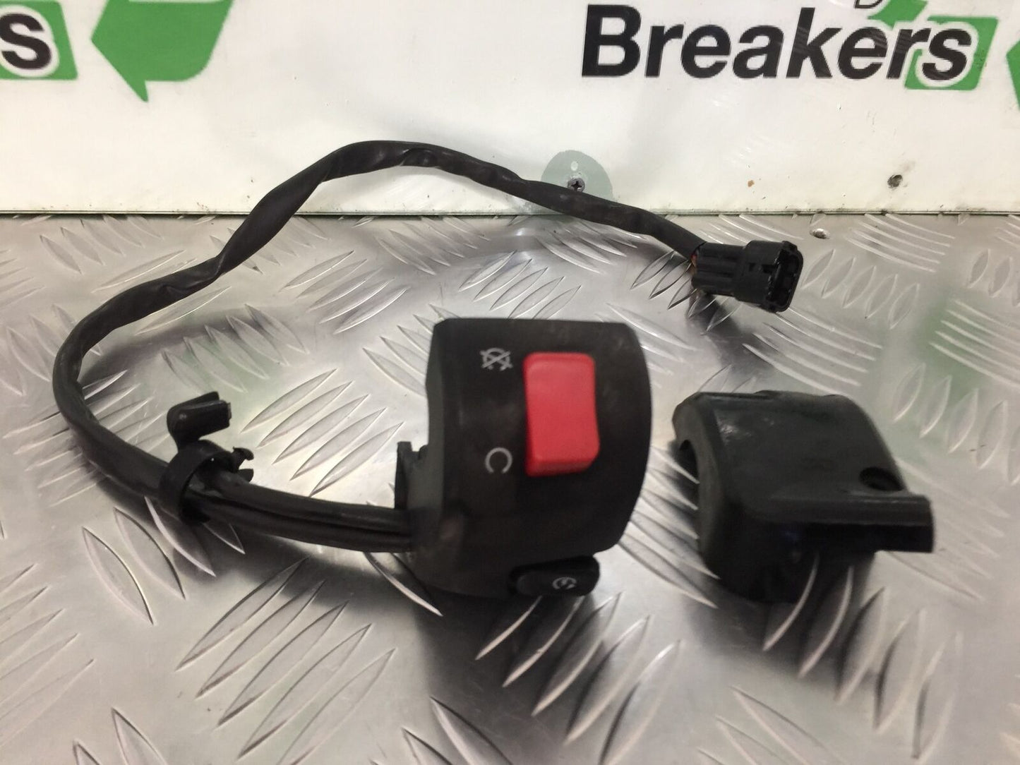 KAWASAKI ER6 N RIGHT SWITCH GEAR  YEAR 2009-2011  (STOCK 928)