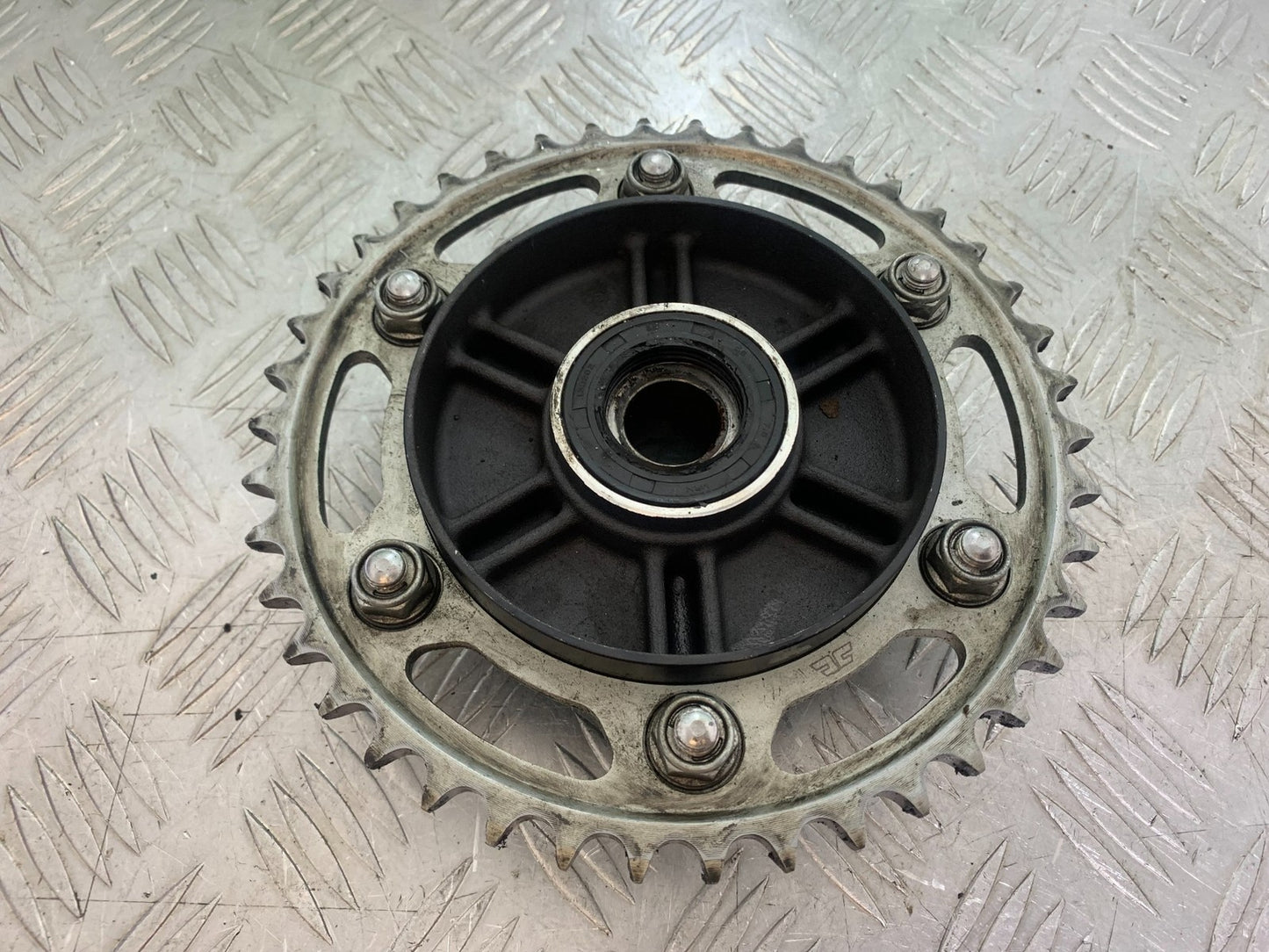 HONDA CBR1000 rr FIREBLADE REAR SPROCKET CARRIER  YEAR 2012-2016 (CMB1198)