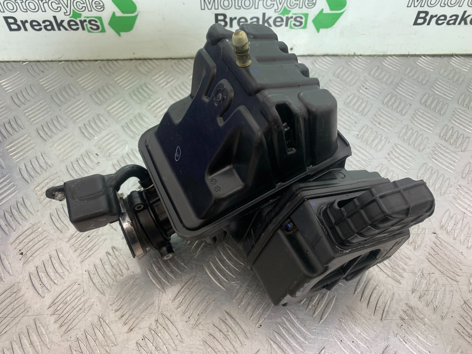 BSA 650 GOLD STAR AIRBOX  YEAR 2022-2025 (CMB1262)