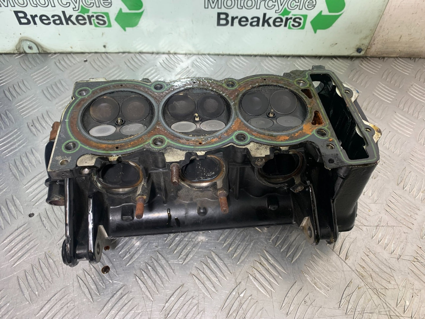 TRIUMPH 955I SPRINT RS CYLINDER HEAD AND CAMS   YEAR 1999-04
