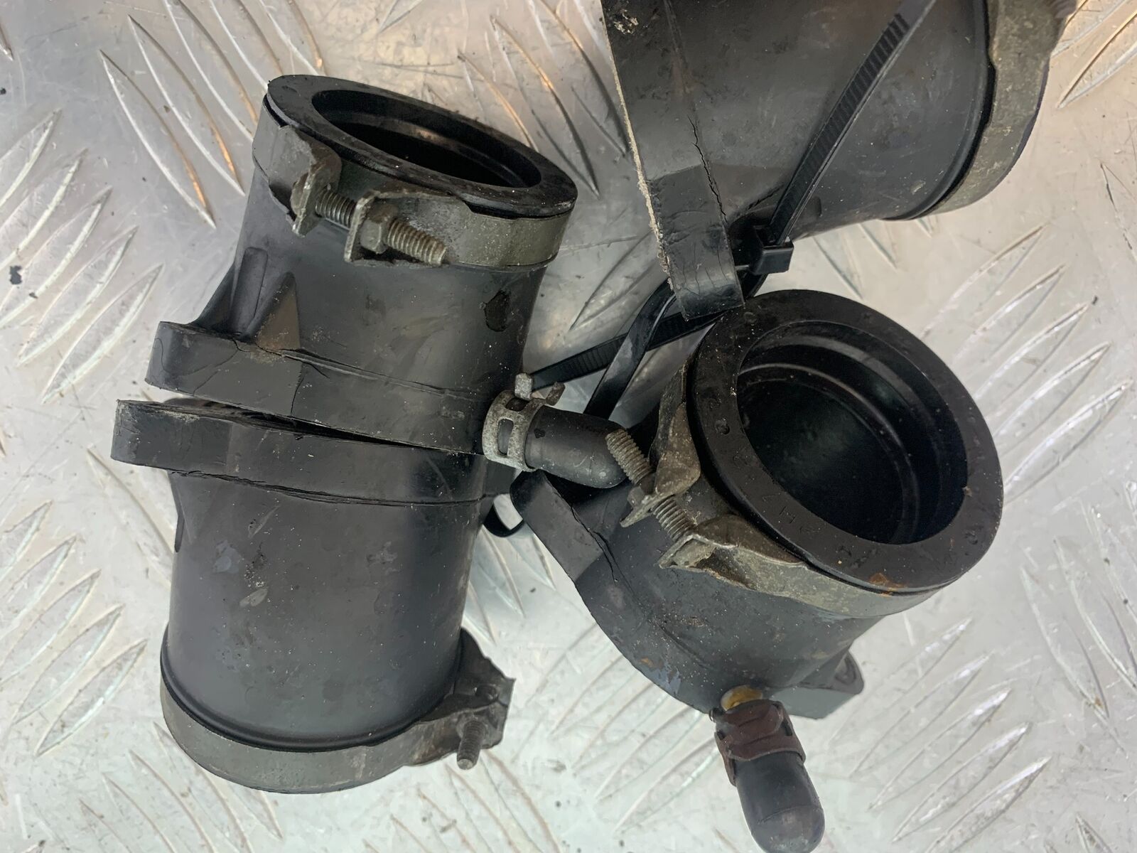 YAMAHA XS1100 MIDNIGHT SPECIAL CARB RUBBERS YEAR 1980-1982 (CMB1122)