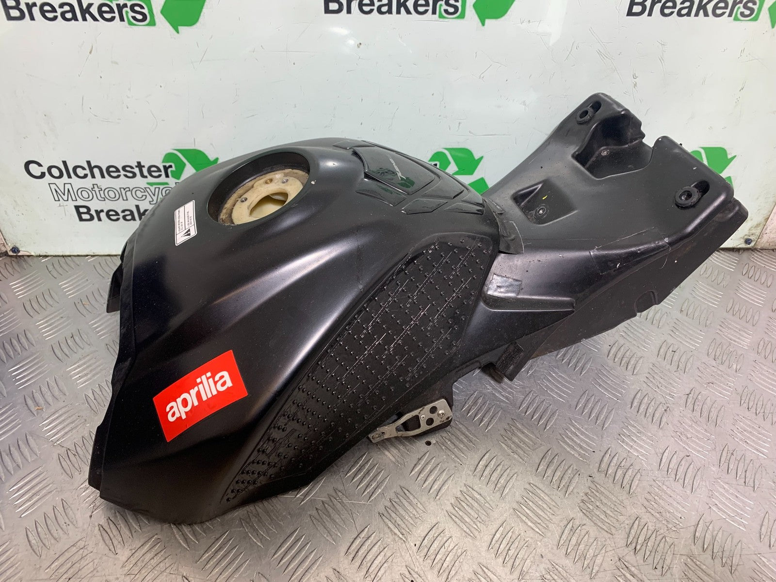 APRILIA TUONO 1000 V4R PETROL TANK  YEAR 2011-13  (CMB1316)