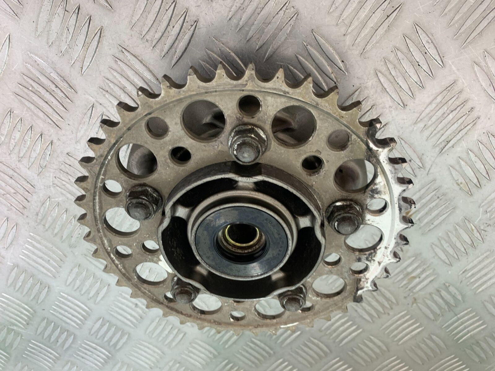 HONDA CBR1100 BLACKBIRD SPROCKET CARRIER  YEAR 1999-2005 (CMB1103)