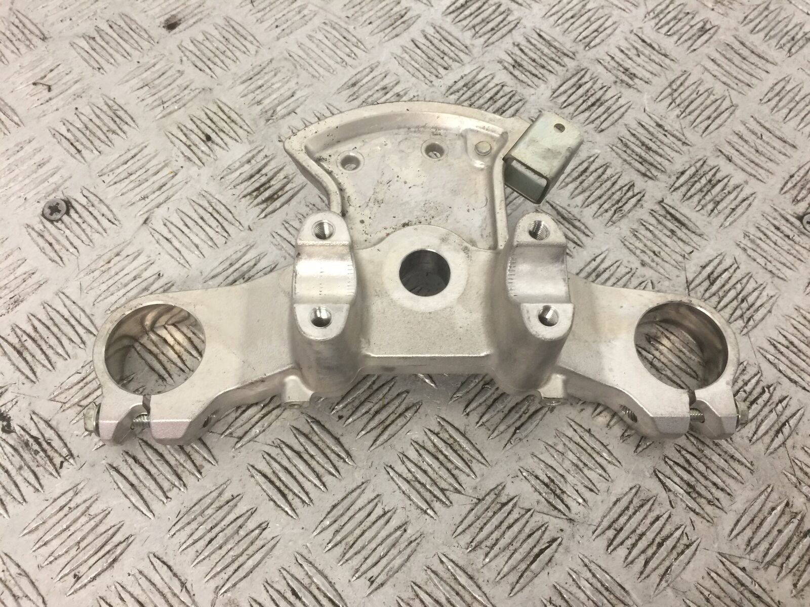 SUZUKI 650 BURGMAN TOP YOKE  YEAR 2014-2018 (STOCK 769)