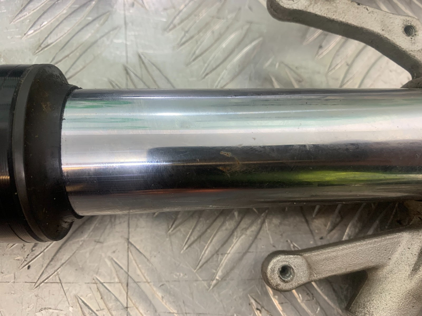 APRILIA SL750 SL 750 SHIVER FORKS   YEAR 2008-2016 (CMB1242)