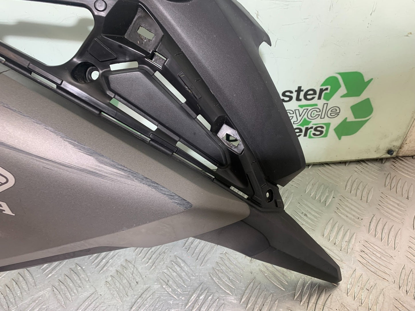 HONDA NC750 NC 750 X DCT RIGHT FAIRING PANEL YEAR 2019 (CMB1223)