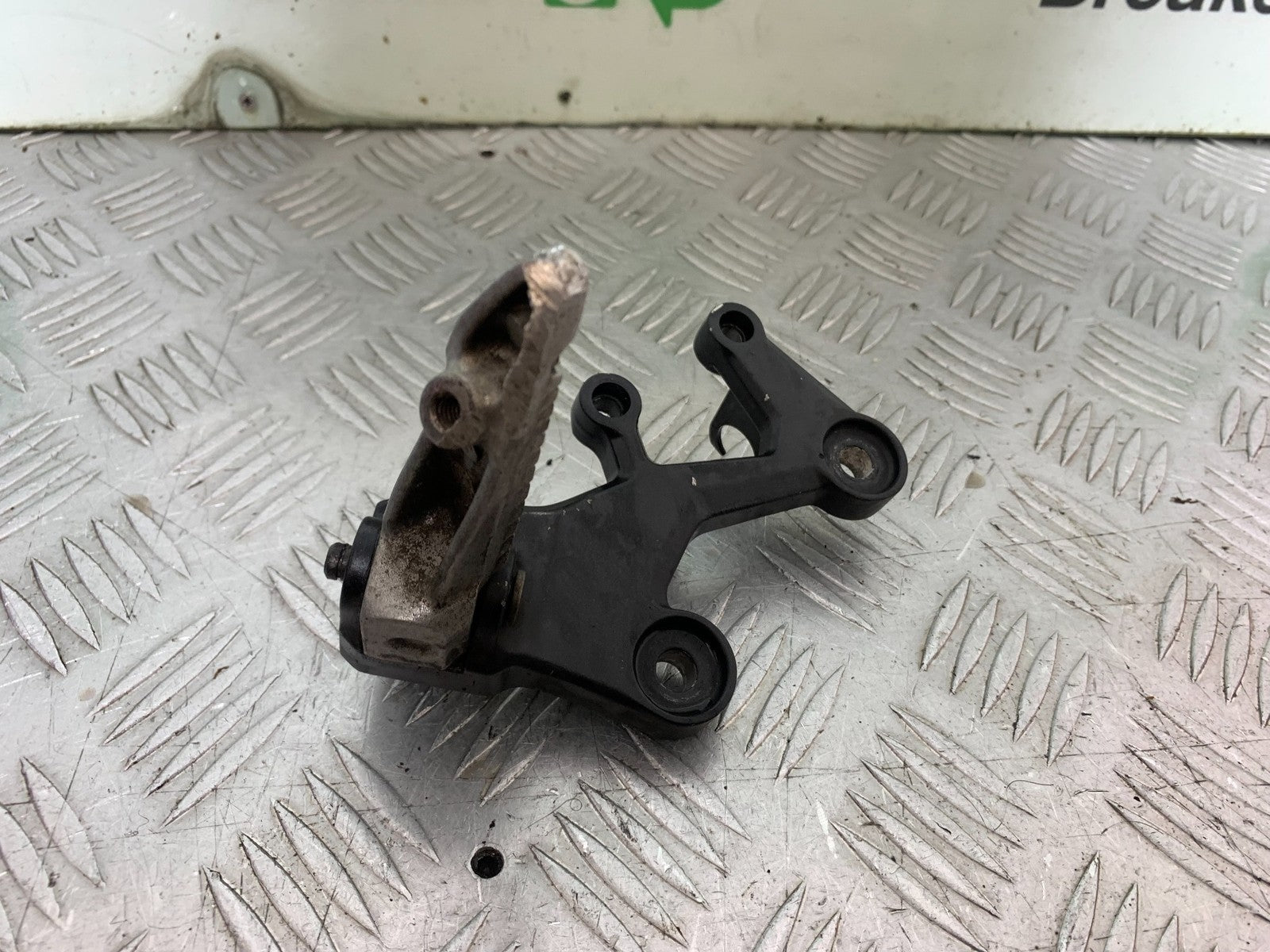 KAWASAKI NINJA 400 EX 400 FRONT RIGHT HANGER  YEAR 2018-2022 (CMB1278)