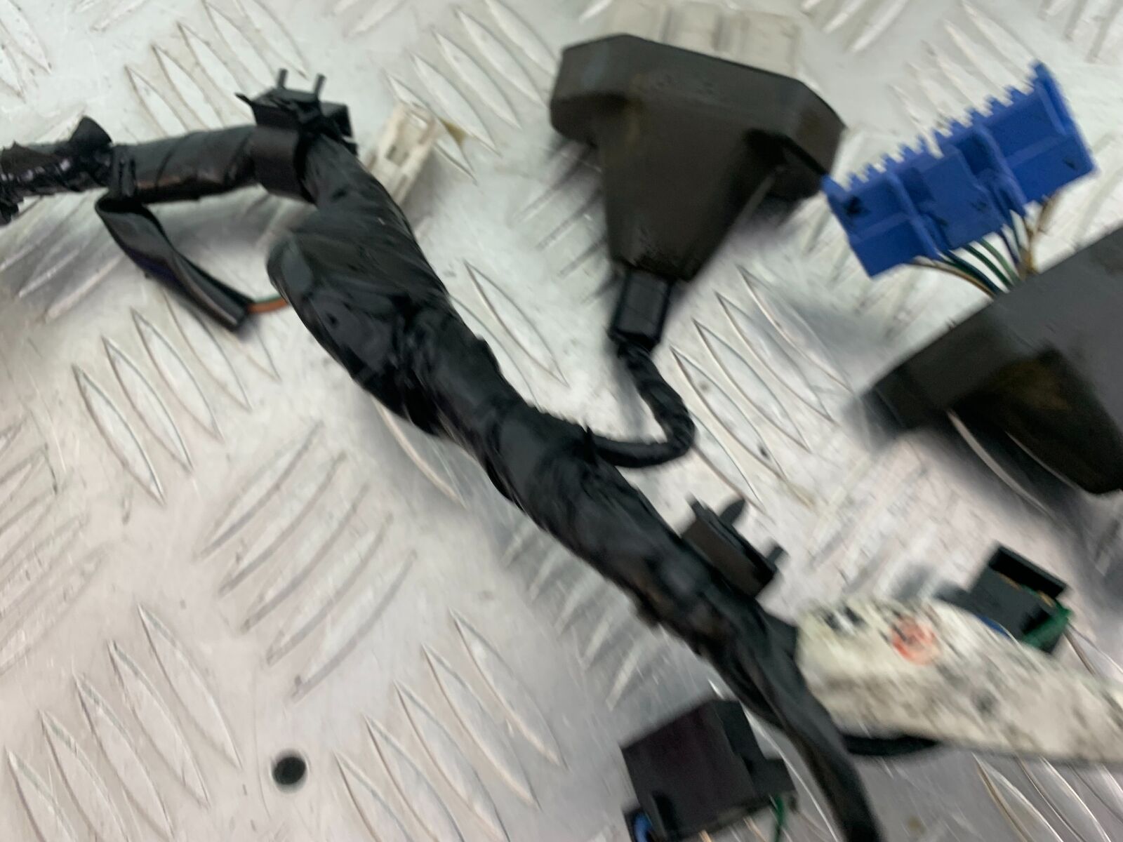 HONDA CBR1100 BLACKBIRD SUB LOOM   YEAR 1999-2005  (CMB1103)