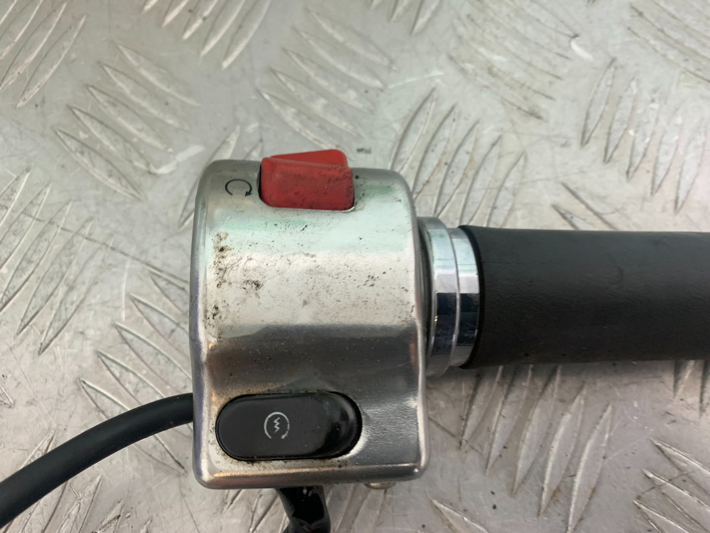 KAWASAKI VN1500 CLASSIC RIGHT SWITCH GEAR YEAR 1999 -2006 (CMB1166)