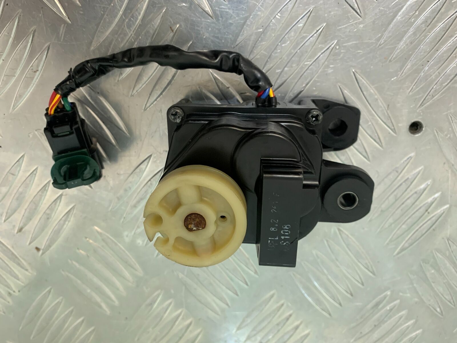 HONDA CBR1000 rr FIREBLADE EXHAUST SERVO MOTOR  YEAR 2008-2011 (STOCK 986)
