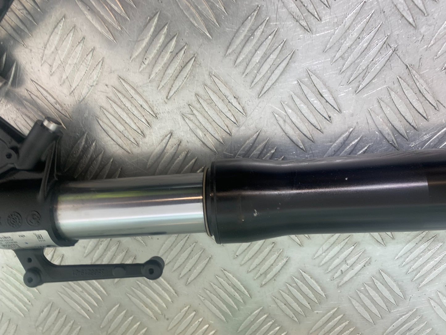 BMW M1000 R FORKS (BENT-DAMAGED)  YEAR 2023-2024 (CMB1140)