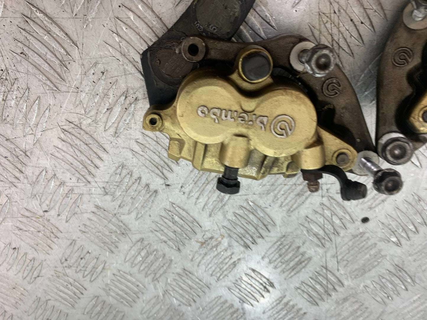 HONDA NT650 V DEAUVILLE FRONT BRAKE CALIPERS YEAR 1998-01(CMB1320)
