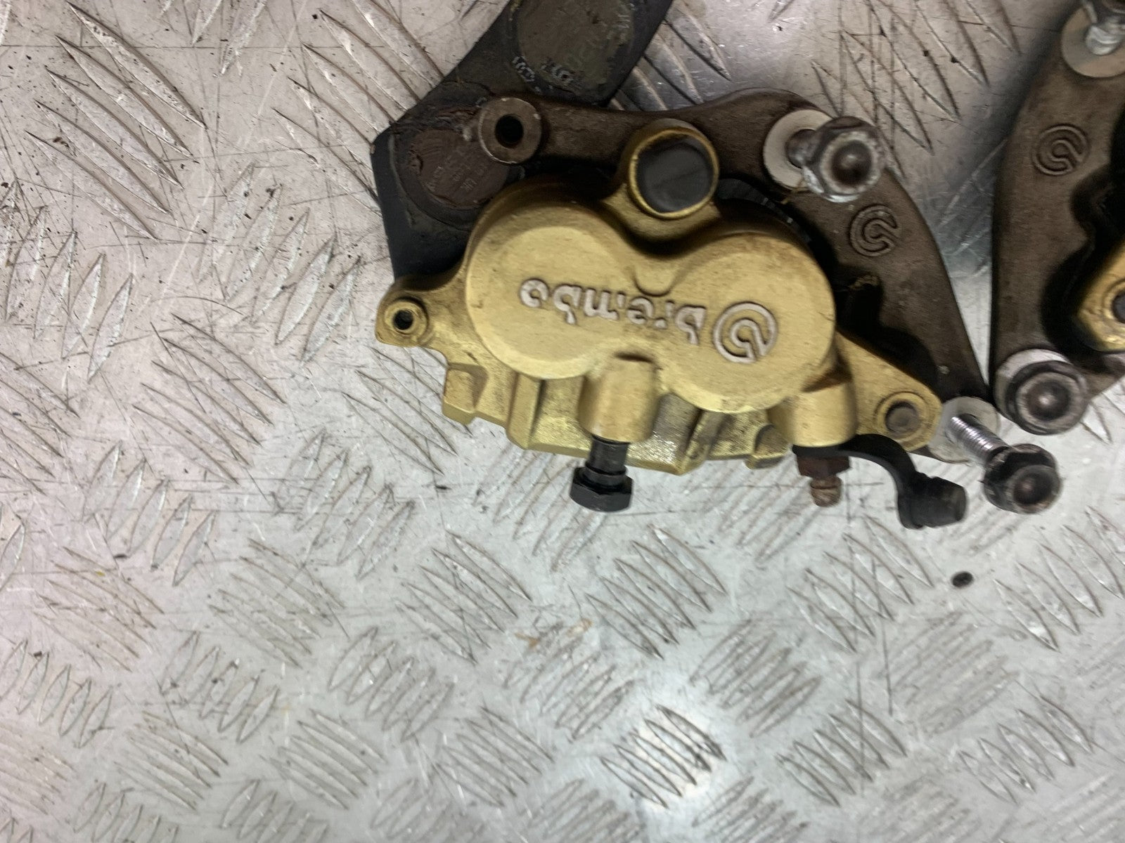 HONDA NT650 V DEAUVILLE FRONT BRAKE CALIPERS YEAR 1998-01(CMB1320)