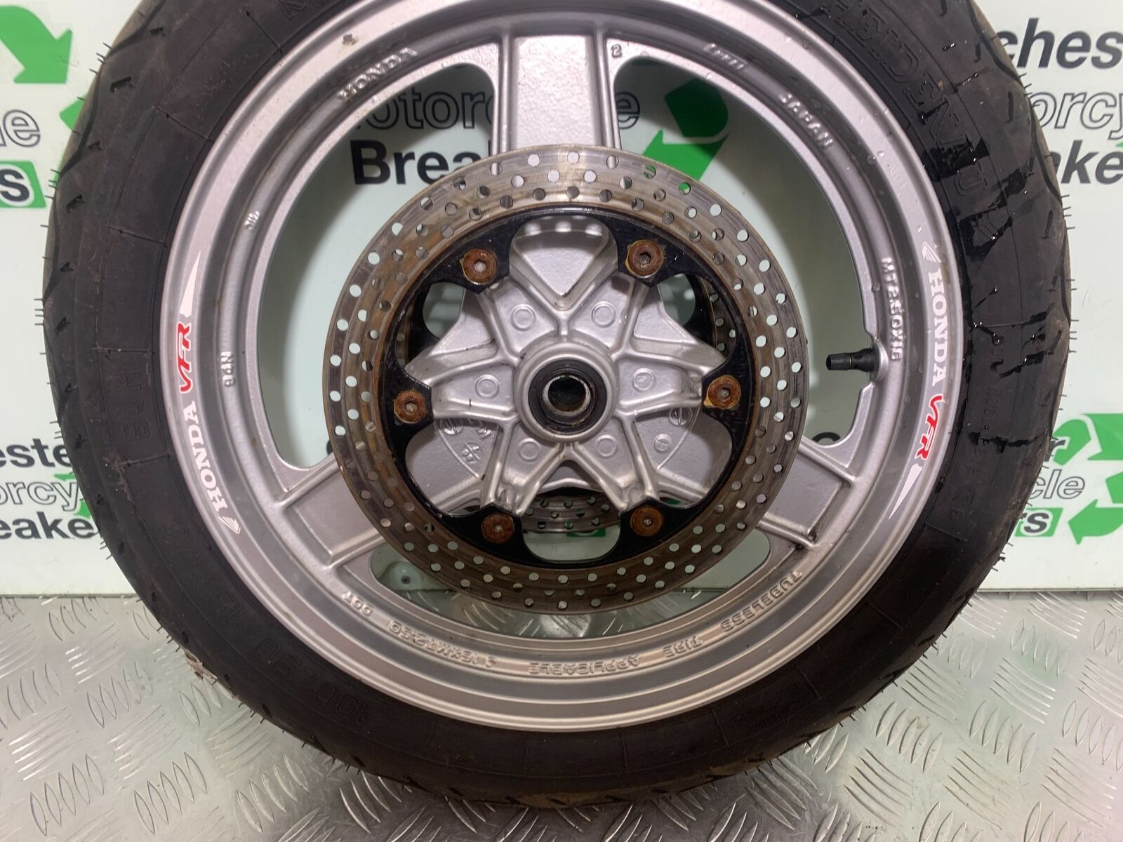 HONDA VFR400 VFR 400 NC21 REAR WHEEL YEAR 1986-87 (CMB1043)