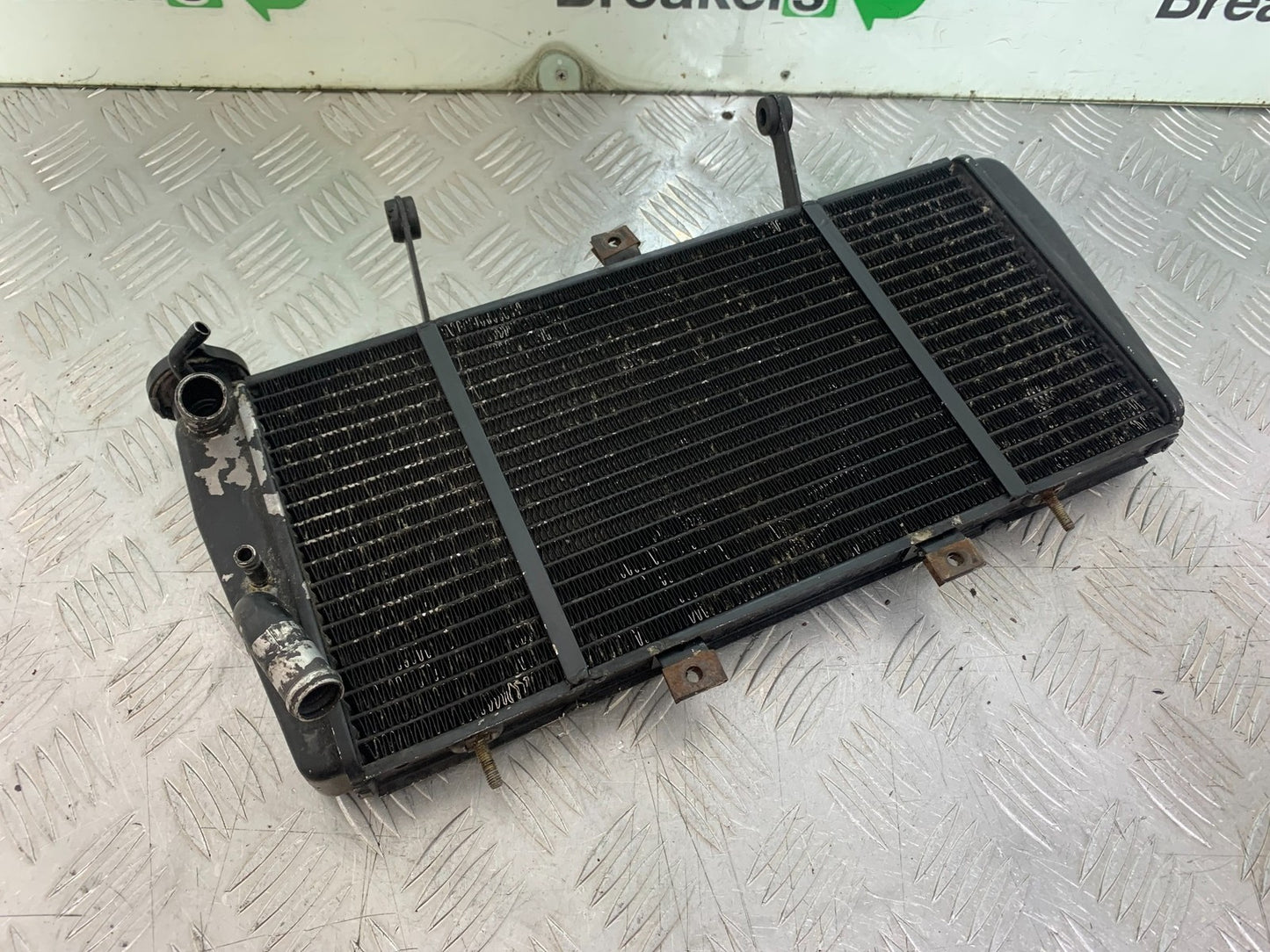TRIUMPH 955i SPRINT ST RADIATOR YEAR 1999-04 (CMB1230)