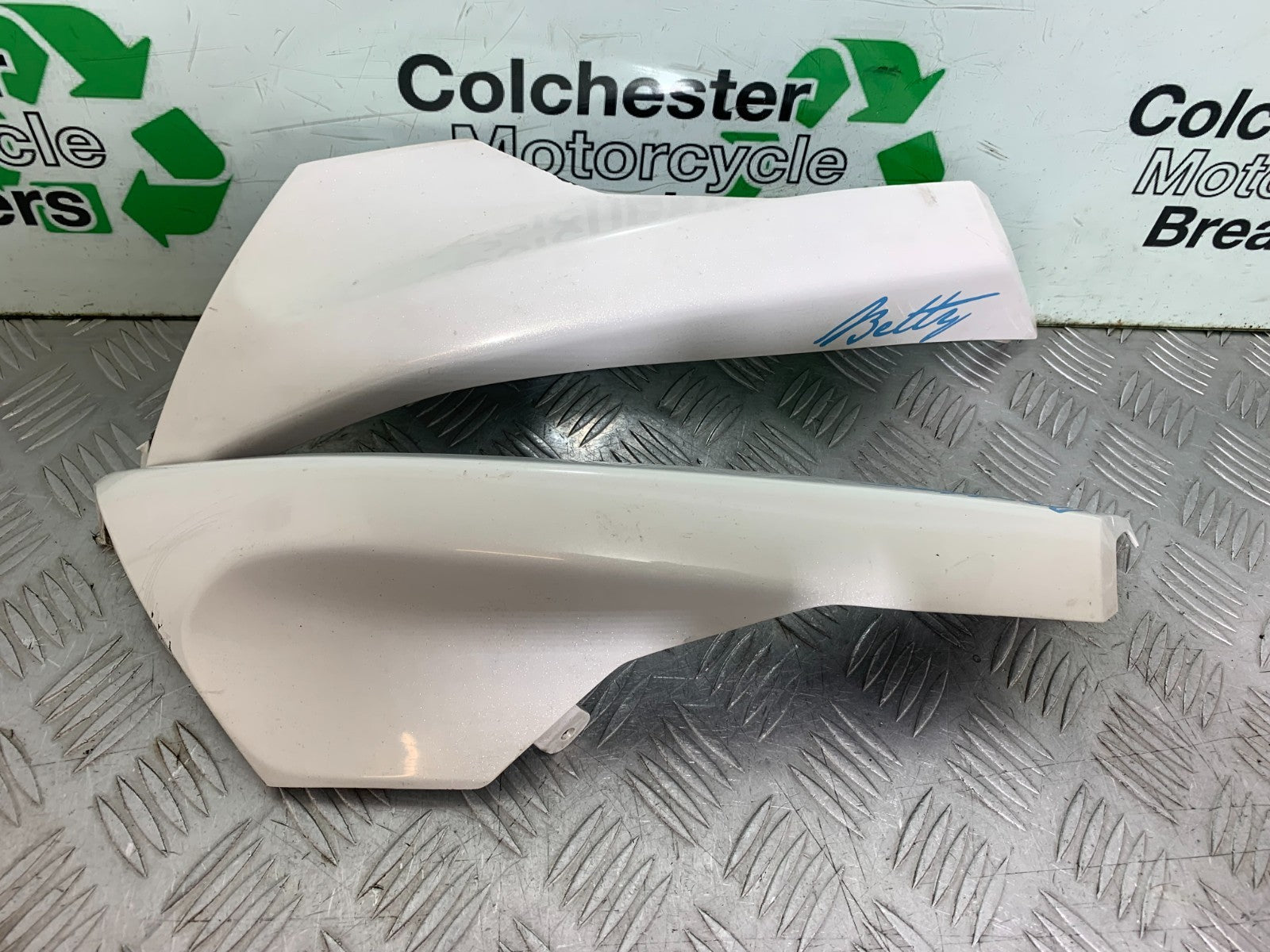 HONDA NC700 X LEFT AND RIGHT INFILLS YEAR 2012-2014 (CMB1327)