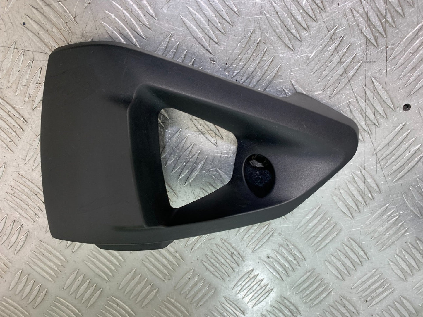 SUZUKI DL1000 V-STROM INFILL PANEL  YEAR 2014-2019 (CMB1325)