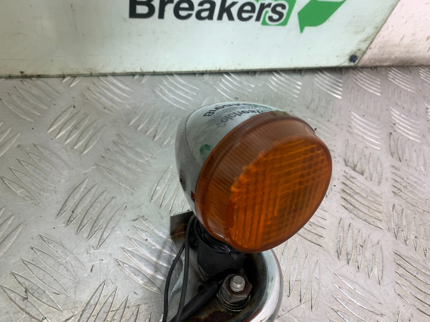 HONDA VT750 SHADOW FRONT INDICATORS AND BRACKET  YEAR 2003-2004 (CMB1265)