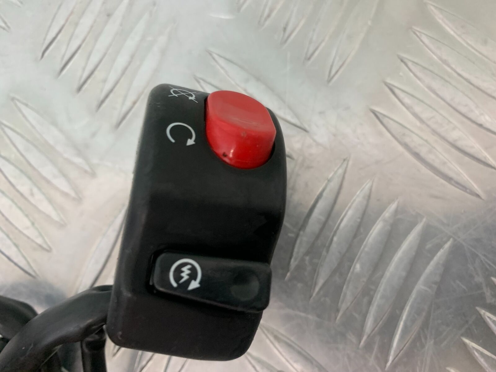 TRIUMPH 955I SPRINT RS RIGHT SWITCH GEAR  YEAR 1999-04 (STOCK 989)