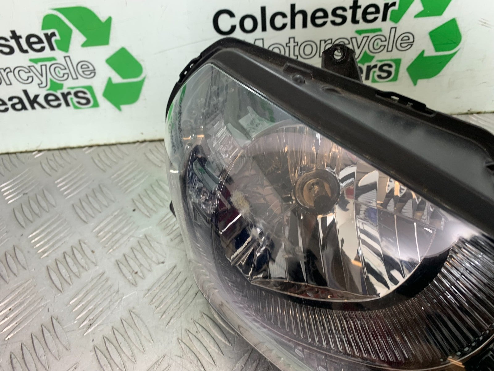 KAWASAKI GTR1400 GTR 1400 HEADLIGHT  YEAR 2007-2009 (CMB1306)