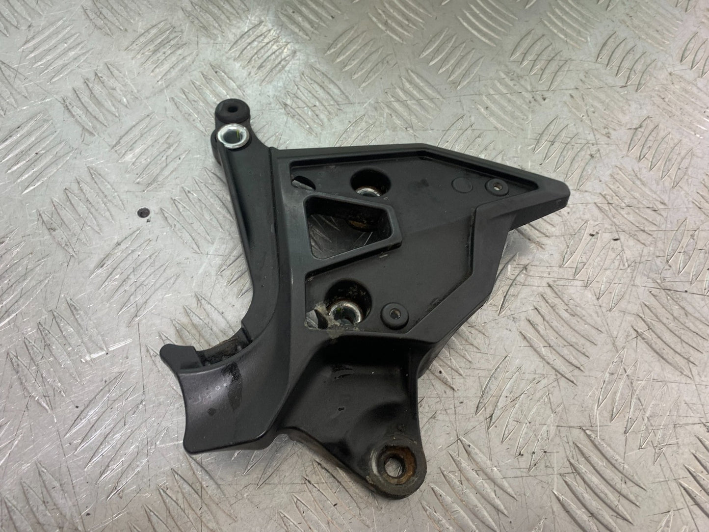 KAWASAKI 650 VERSYS FRONT LEFT HANGER  YEAR 2015-2018 (CMB1288)